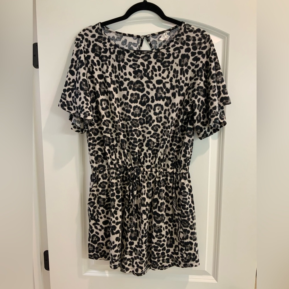 Easel Size Small Cheetah Print Short Sleeve Romper